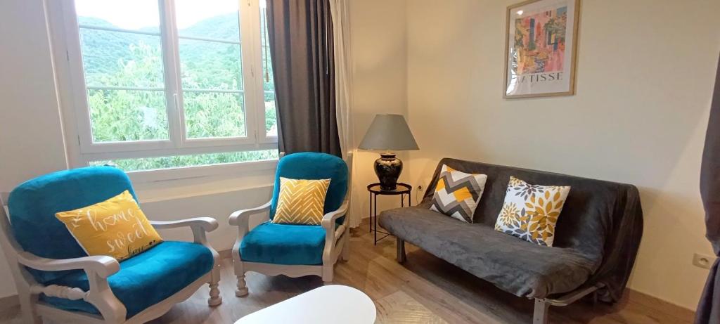 Apt 14 au 3ème étage, un superbe T2 bis d'environ 60m2, climatisé et entièrement équipé avec une terrasse privée, dans un immeuble authentique du 18 ème siècle - 5