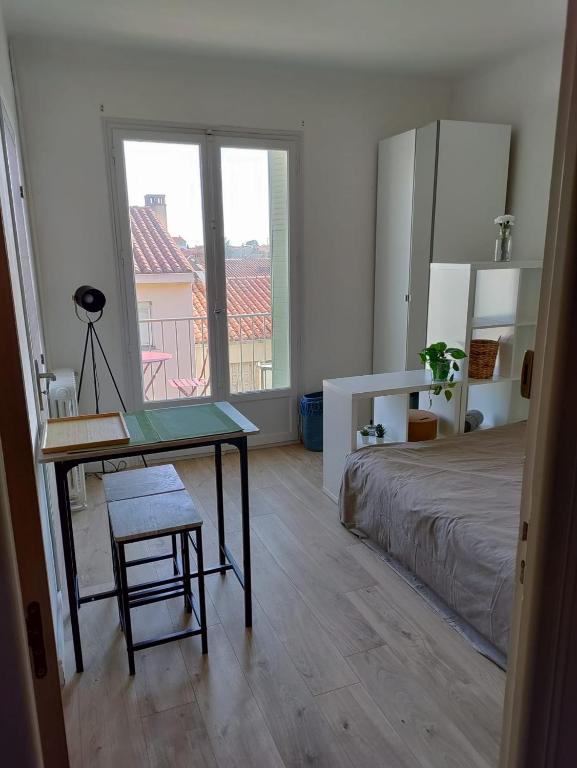 studio entièrement équipé avec balcon et accès jardin - 4