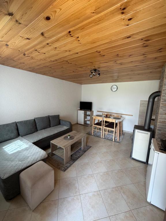 Holiday Home Apartman Aco - 4
