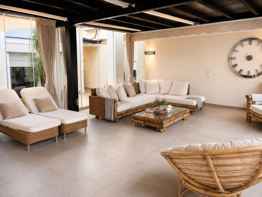 Aloha Hills Club 4 Pools Terrace Rooftop - 2
