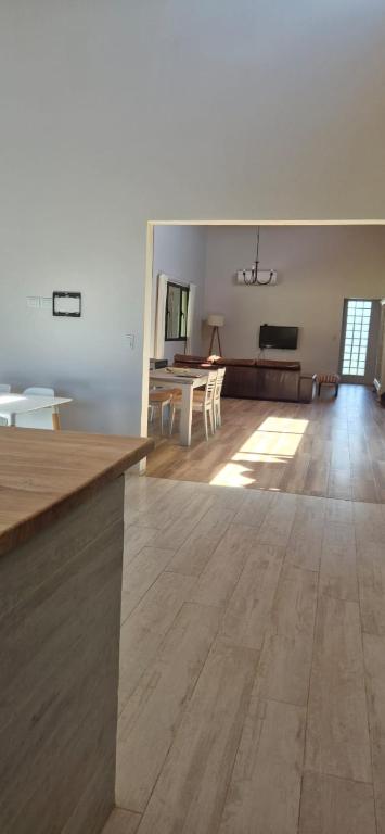Hermosa casa quinta con piscina en Mercedes, Bs As - 2