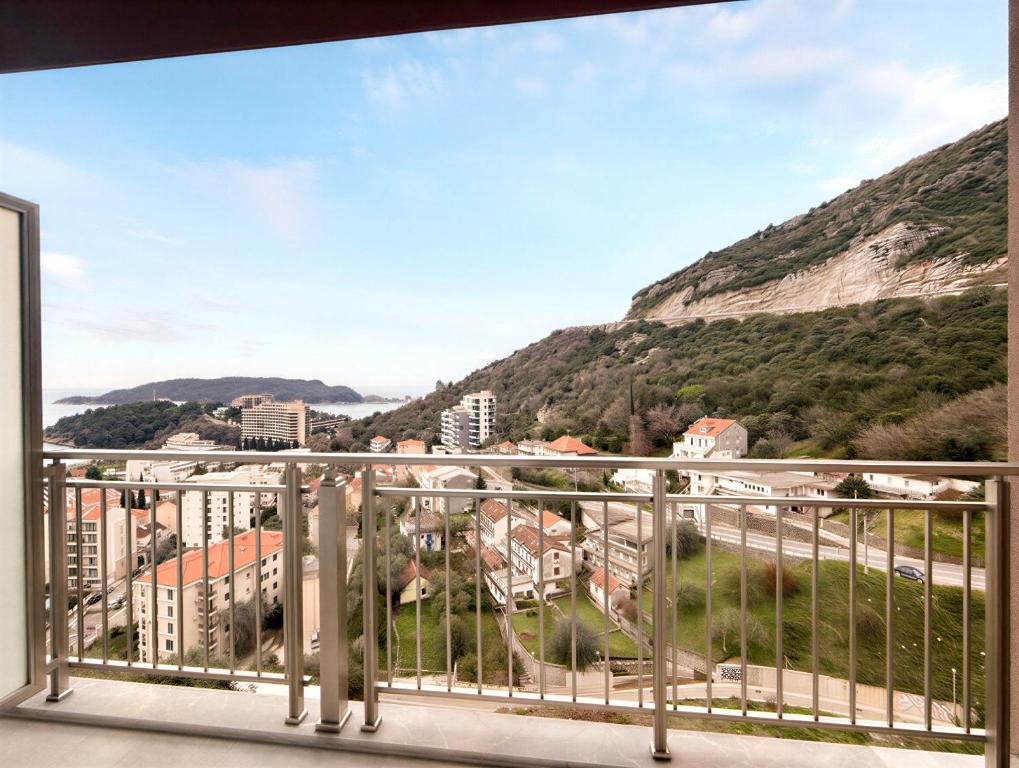 Azzurro Vista - 2