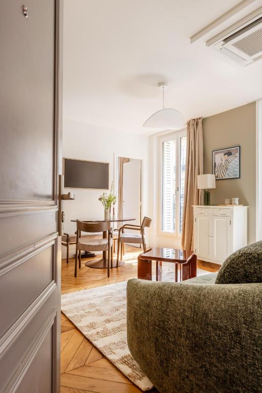 Appartement Design Rénové Parc Monceau Paris 8e - 4