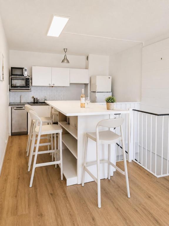Duplex entièrement rénové avec clim, vue mer et Accès plage ! - 3