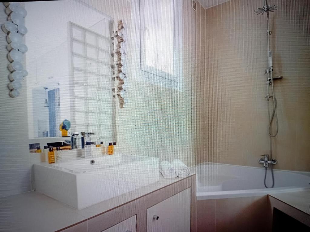 BrainResidence close to Arc de Triomphe - 5