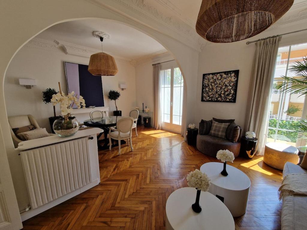 Spacious appartment in Beaulieu - 1