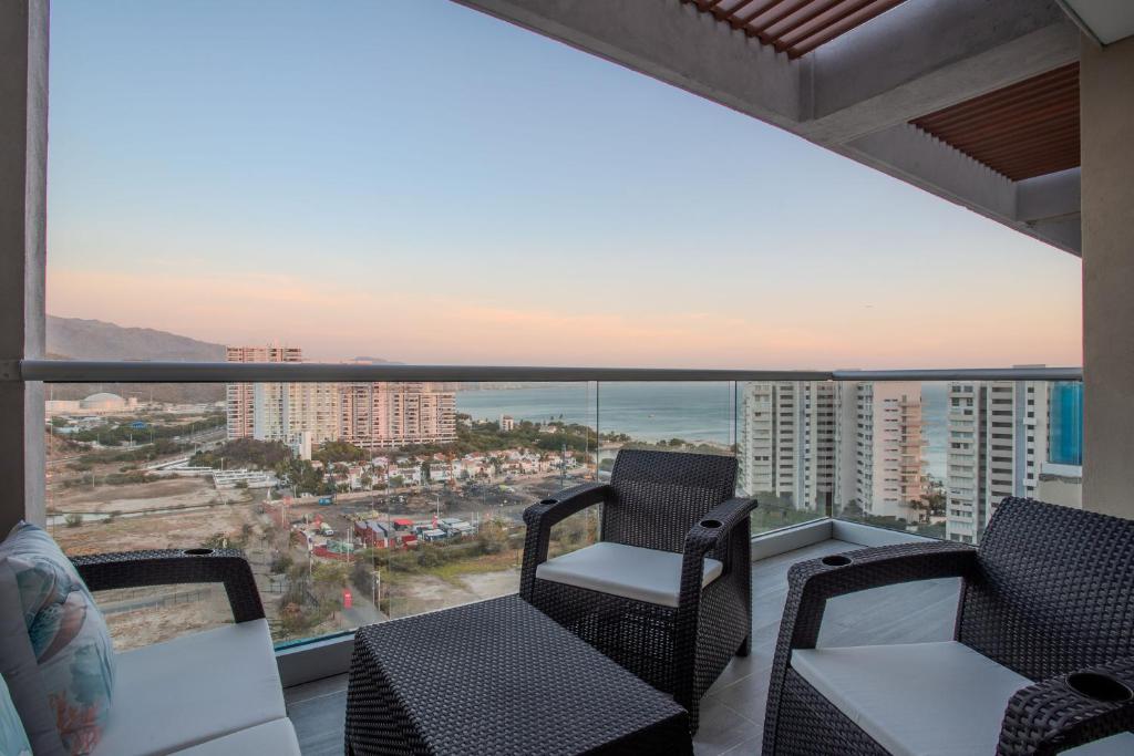 Moderno Apto de Lujo con Balcon Cerca del Mar con 2Hab - 1
