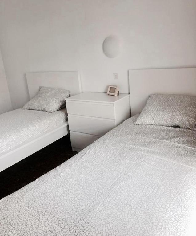 Cozy Apartment & Parking for Families-Fenals Beach - 2