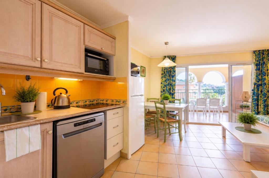 Pool and Sea View, Beach Access, Parking by White House - 5