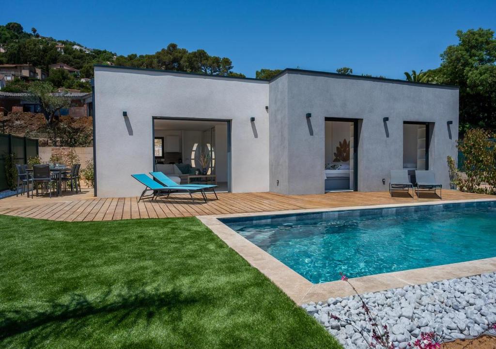 Villa MAU, contemporary sea view in Les Issambres - 1