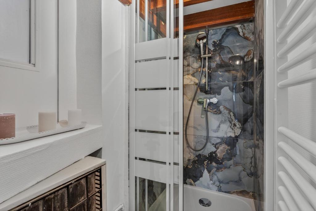 Paris aux portes du Marais, duplex de caractère avec 2 chambres - 5