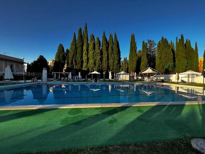 Aurelia Green Suite - 2
