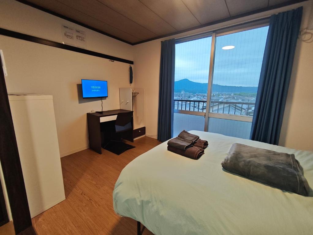 Kyoto Long-Stay Apt Two Double Bed or One Double bed 31 Days Only
