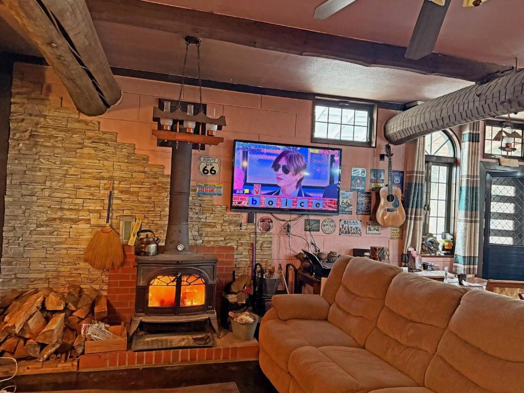 Shared lounge/TV area