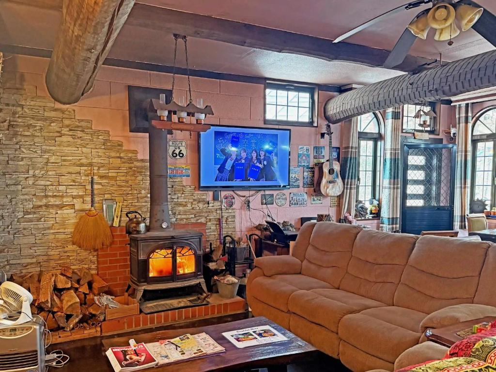 Shared lounge/TV area