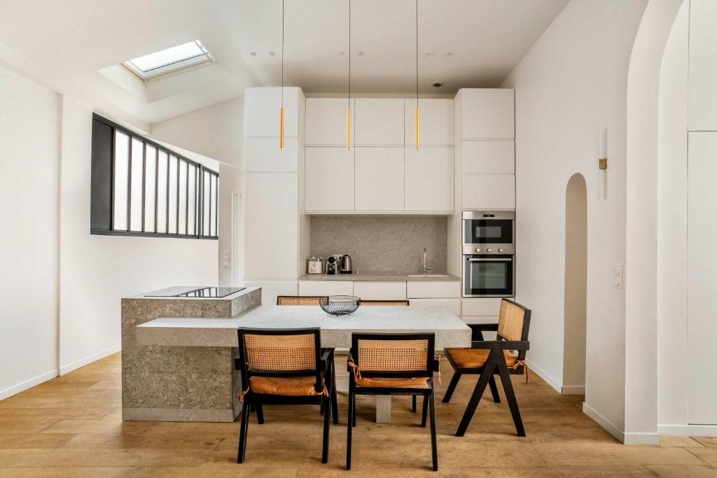Tour Eiffel - Champ de Mars Exquisite 3BD 3BTH - 1