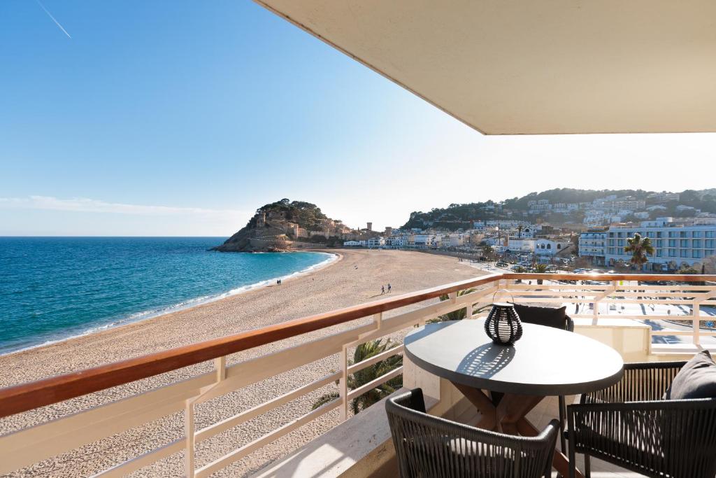 Lets Holidays INCREDIBLE APARTMENT WITH AMAZING VIEWS - 1