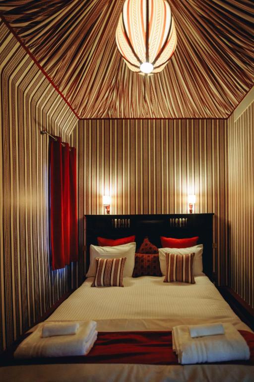 La Suite du Paon - Heart of Paris with AC - 3