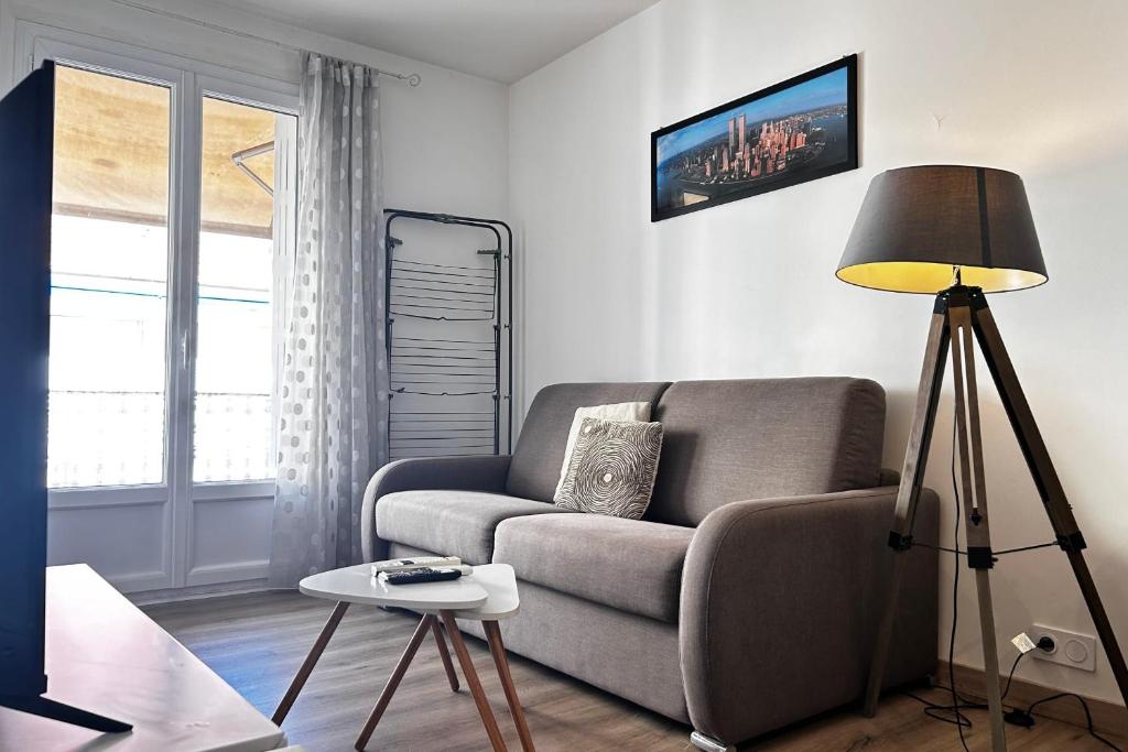 2-pièces avec balcon au cœur de la rue Hoche - 3