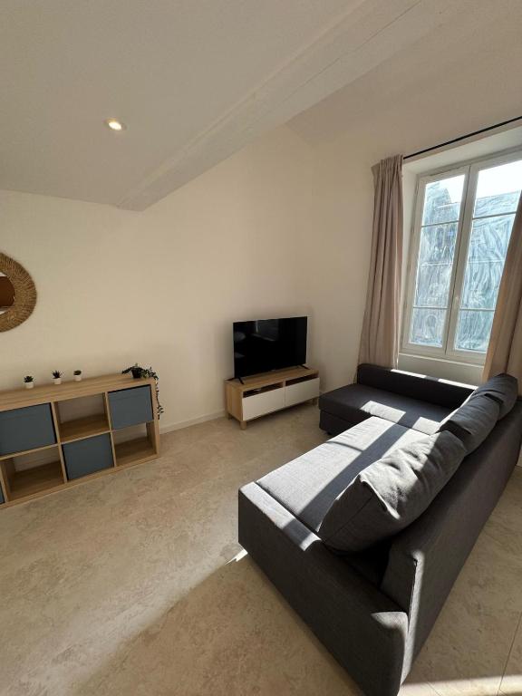 Spacious renovated apartment in the heart of Nîmes - 2
