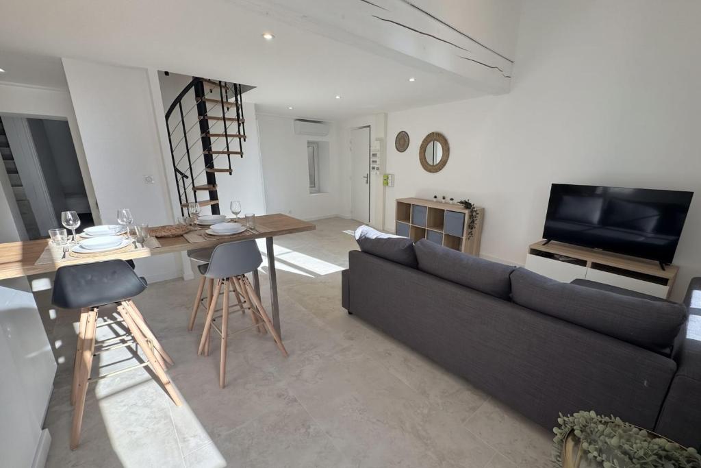 Spacious renovated apartment in the heart of Nîmes - 1
