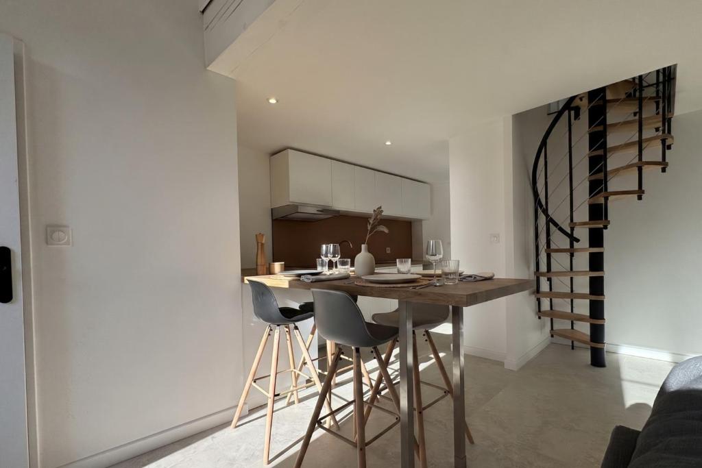 Spacious renovated apartment in the heart of Nîmes - 3