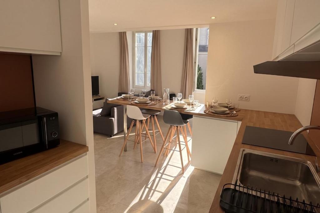 Spacious renovated apartment in the heart of Nîmes - 4