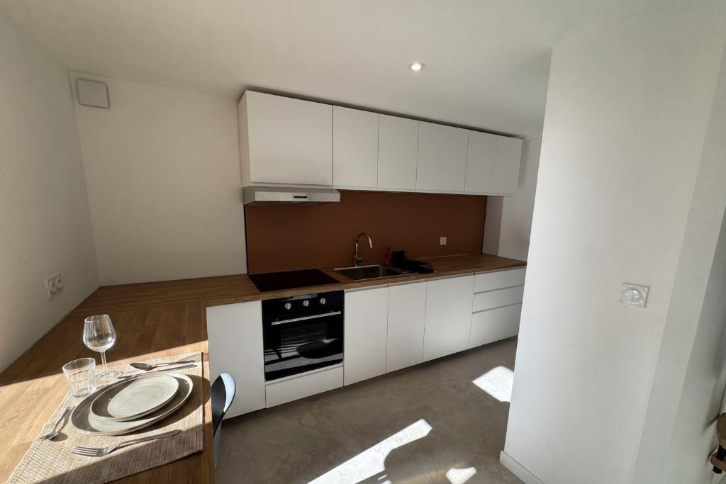 Spacious renovated apartment in the heart of Nîmes - 5