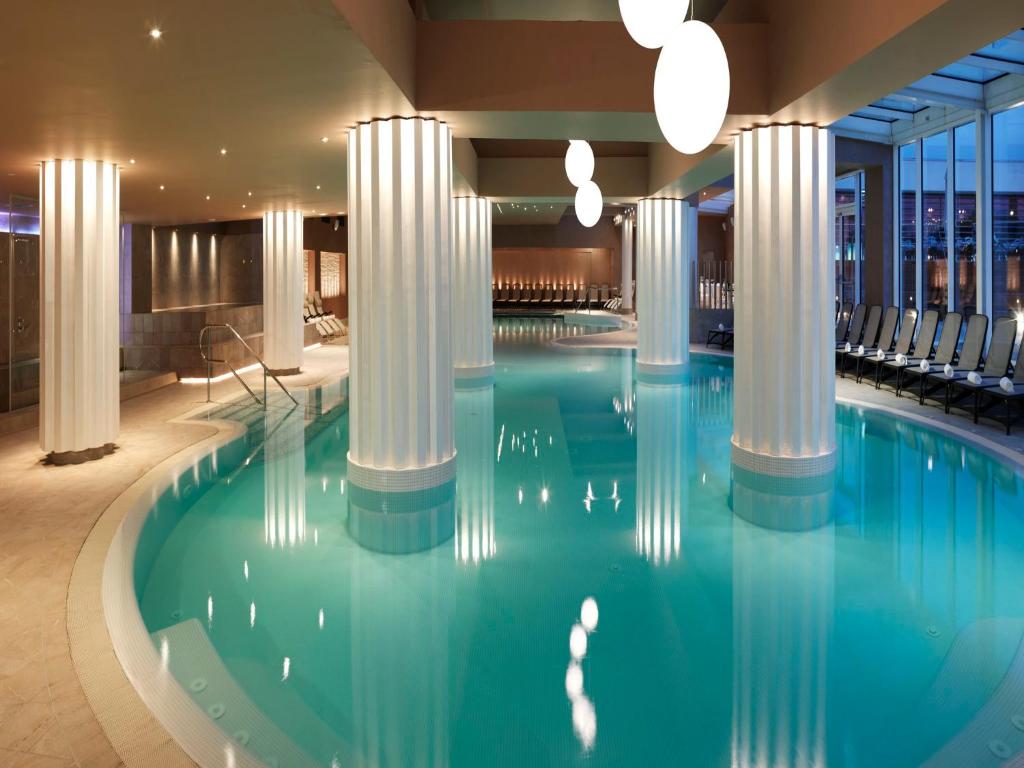 Hotel Riviera - LifeClass Hotels & Spa スイミングプール