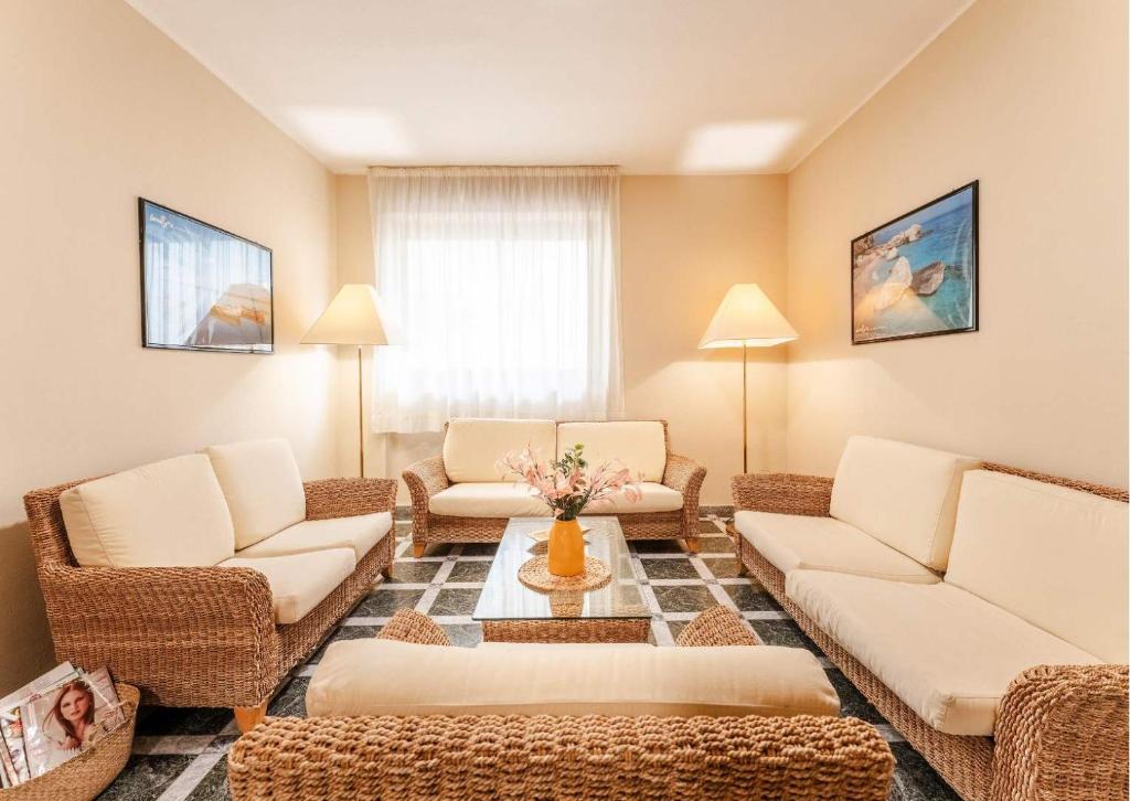 Chic Rina Sea Apartment M2 Studio sleeps 2 persons - 3