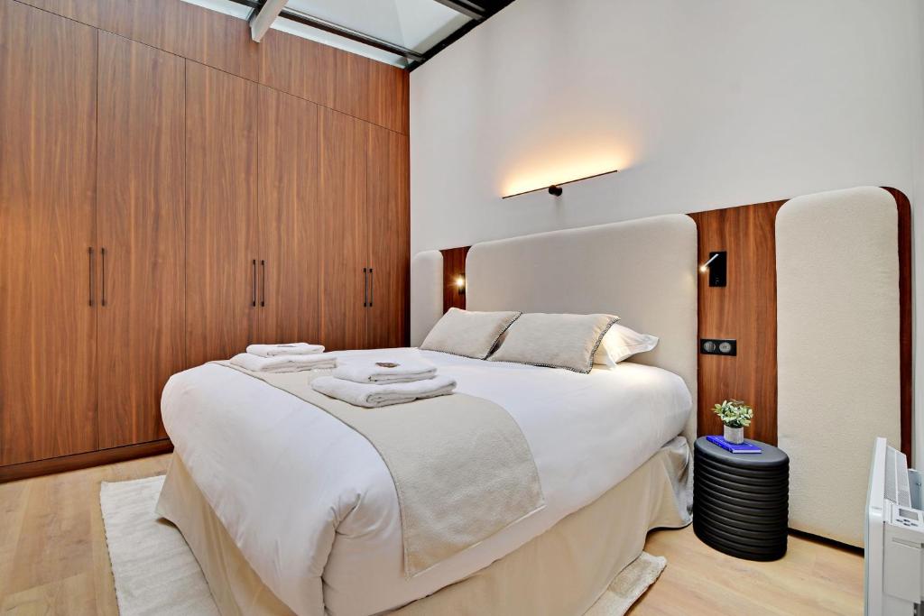Chic and Spacious Apartment in the Heart of Paris - 4