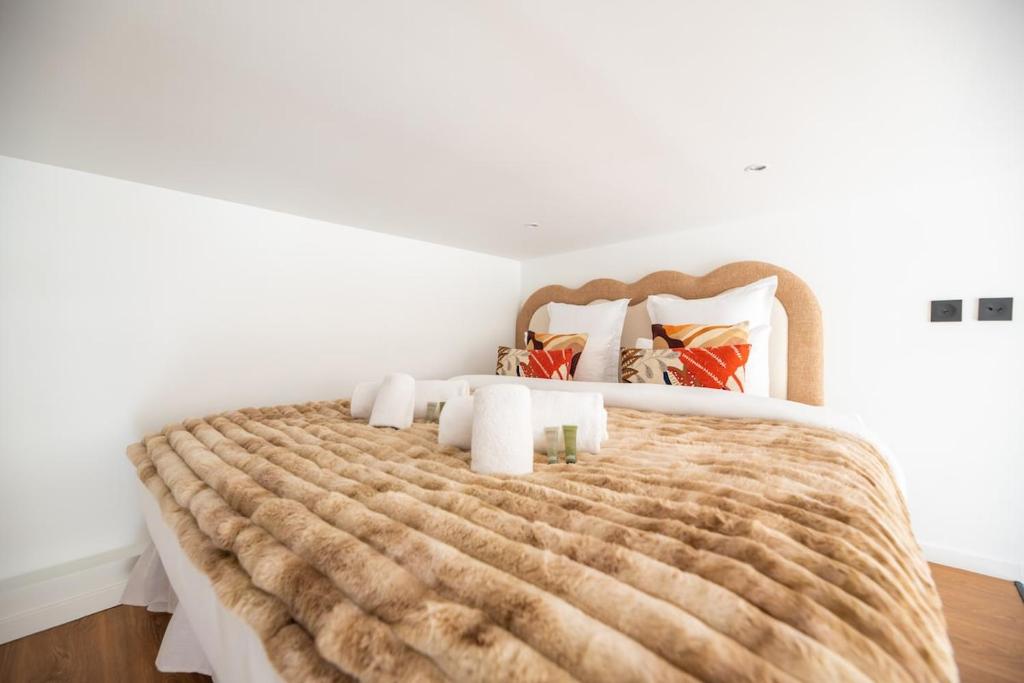 Bright & Modern Apartment in Central Paris - 2