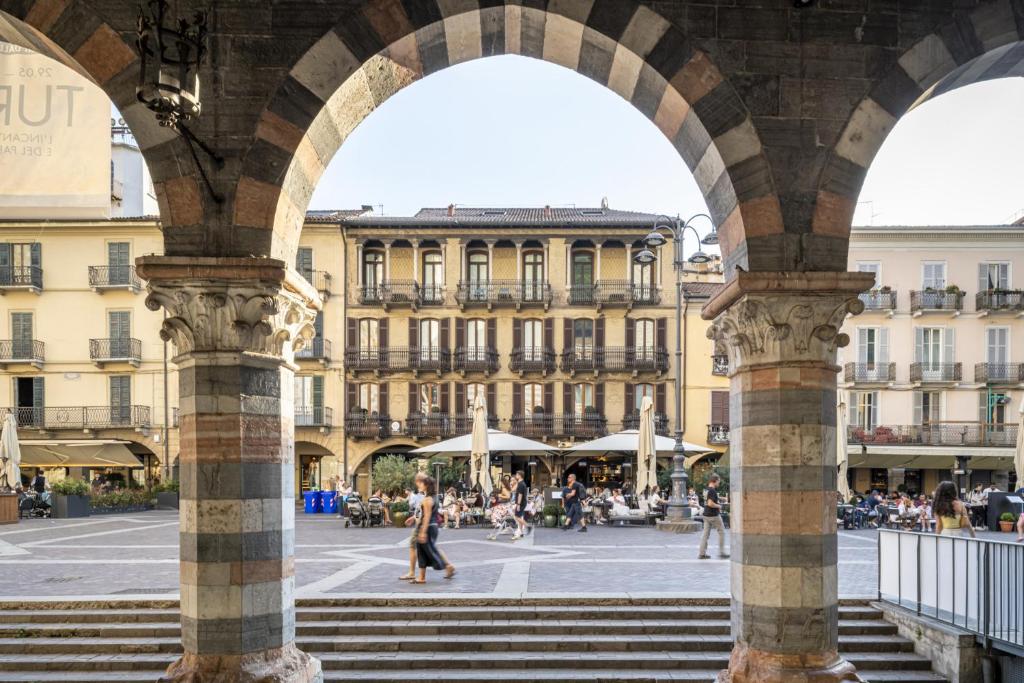 Easylife - Suite in Piazza del Duomo Como - 2