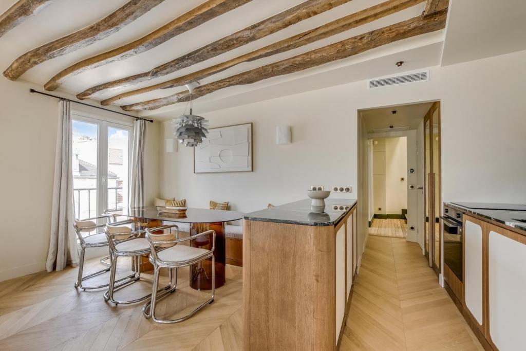 Pick A Flat's Apartements in Notre Dame de Paris - Rue Dauphine - 5