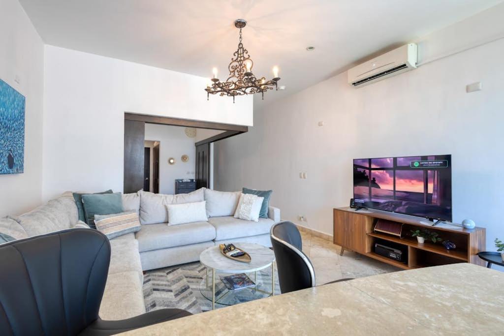 Charming & sunlit condo with pool & balcony - near golf, beaches, & nightlife - 4