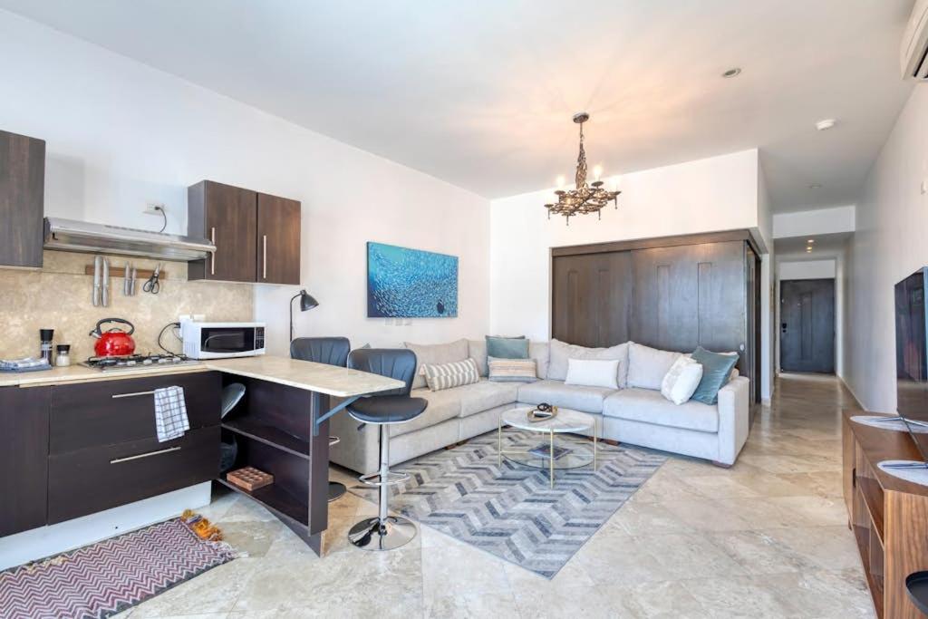 Charming & sunlit condo with pool & balcony - near golf, beaches, & nightlife - 5