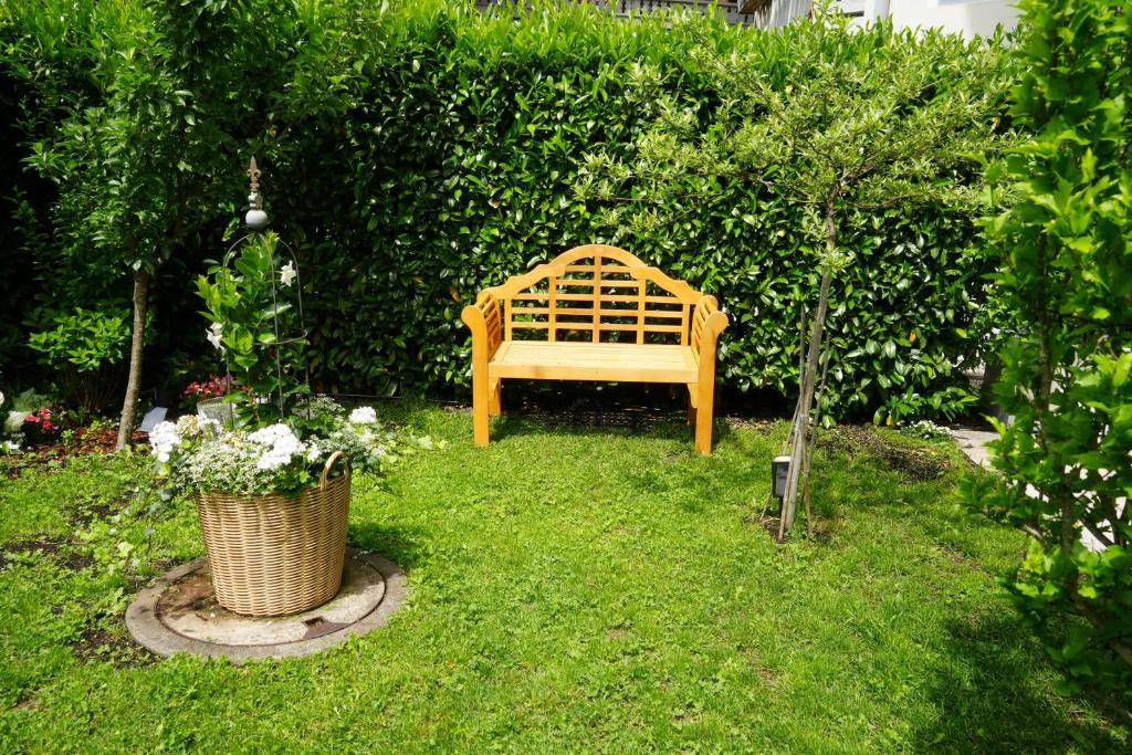 Fewo Bavaria – 5-Sterne-Ferienwohnung mit Garten, Terrassen & Bergblick - 3