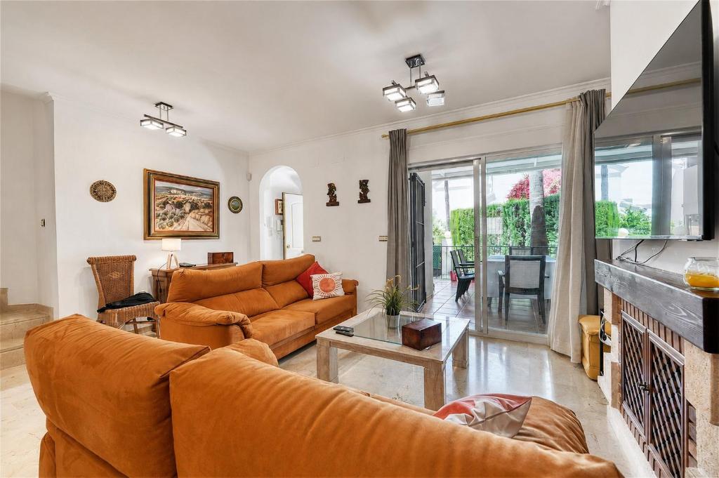 3160 Elegant Seafront House - 2