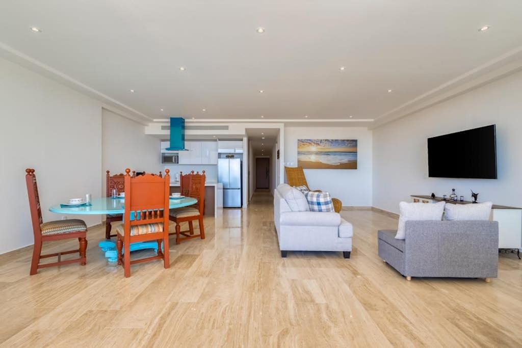 Charming Coastal Resort with Ocean Views, Pool, Gym and Shared Amenities - 5