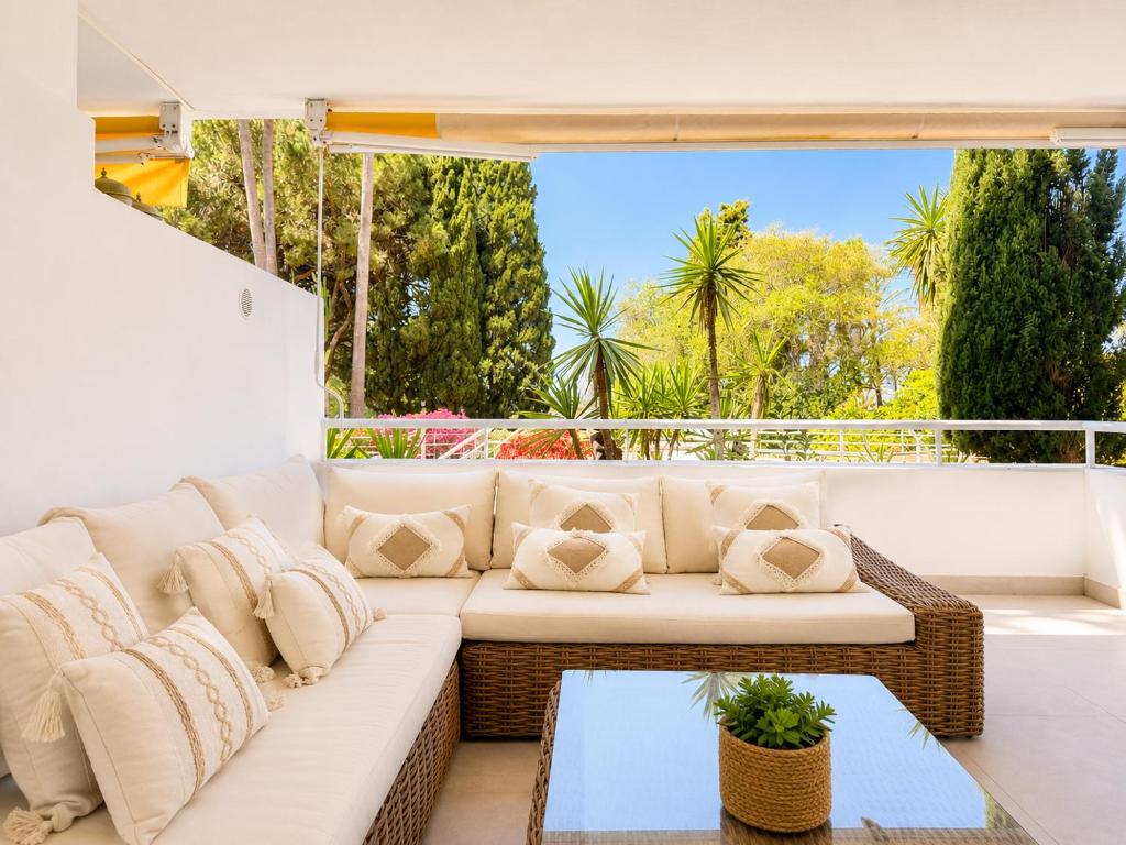 Montegolf renovated flat by Kura Homes - 1