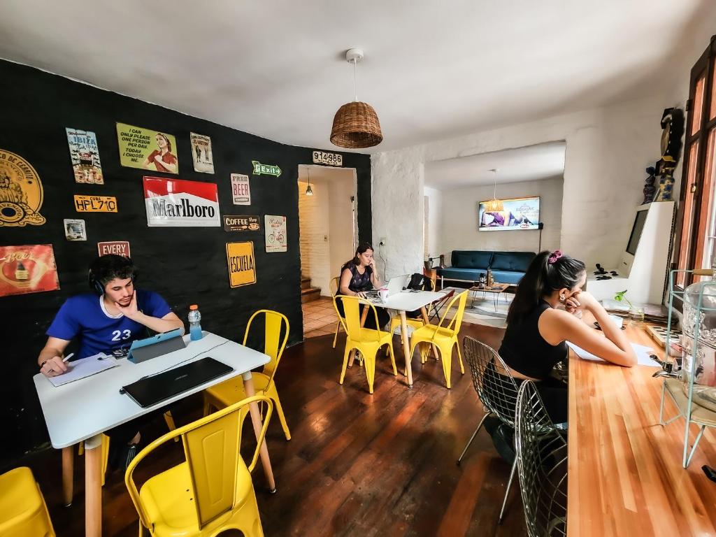 MedioMundo Hostel - 2