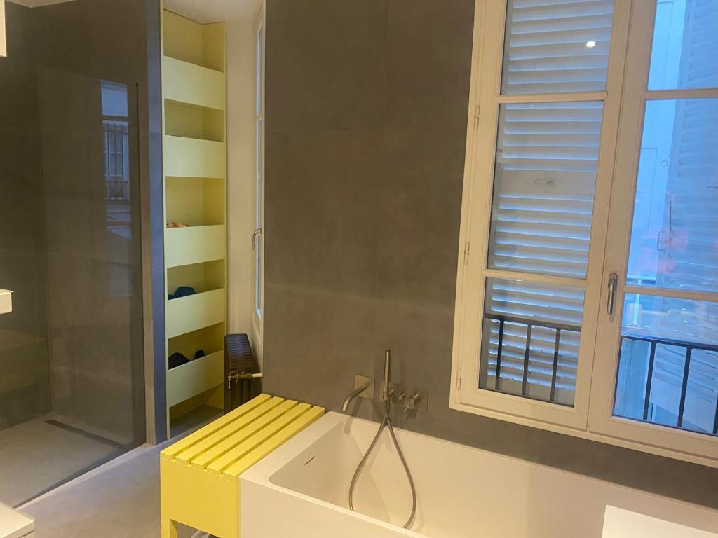 LA VIE en ROSE - grand salon, cousine, 1 chambre, grand sale de bain - 4