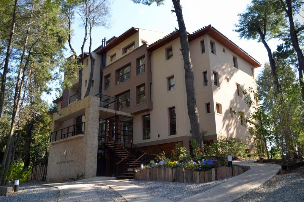 Entrance, Bosque del Nahuel Hotel in San Carlos de Bariloche