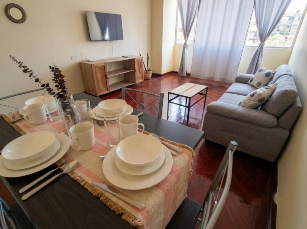 Well-lit apartment in the heart of Lima - 2