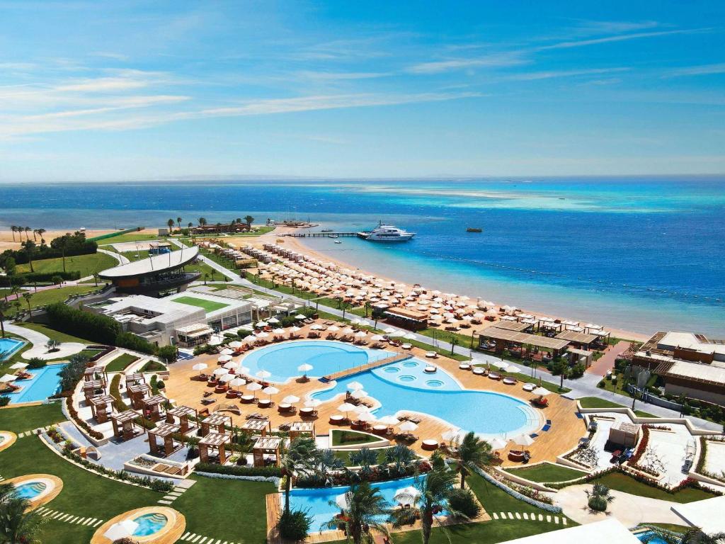 Rixos Premium Magawish Suites and Villas 外観