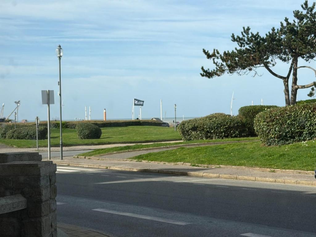Appartement Lumineux 2 Chambres Terrasse & Bord de Mer - 3