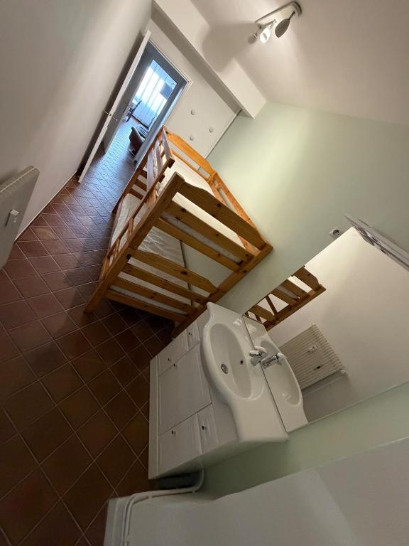 Appartement Lumineux 2 Chambres Terrasse & Bord de Mer - 4