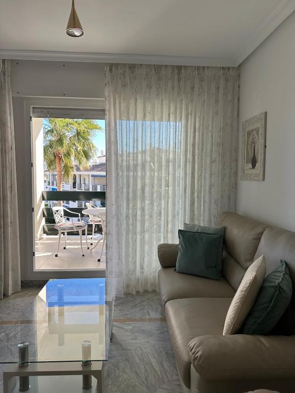 Lorcrimar III Apartment with Sea Views, Pool, Paddle Courts and Parking - 5