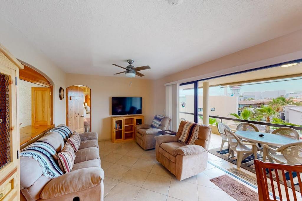 Inviting Apartment across from the Beach with Pool, Grill, Balcony & Golf nearby - 1