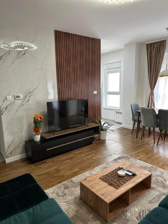 New Bubanj Apartment 3 - 5